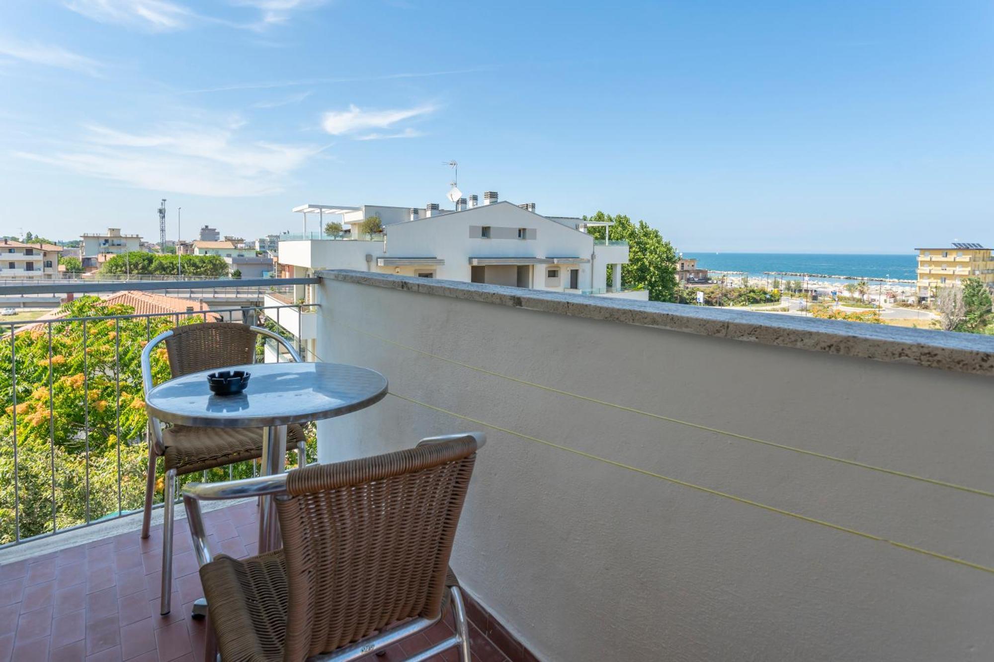 Hotel Viking Rimini Kültér fotó