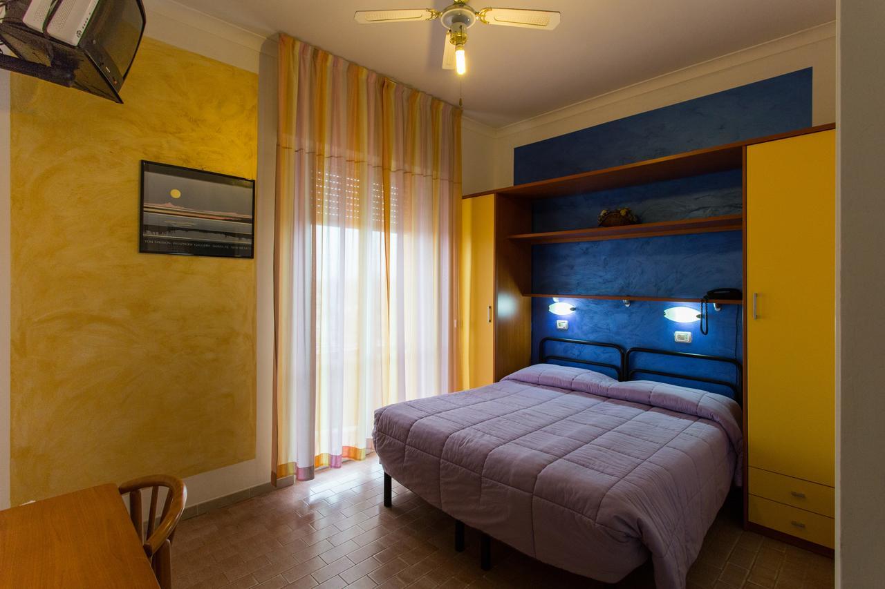 Hotel Viking Rimini Kültér fotó